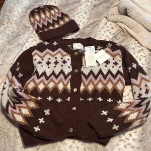 Brown Patterned Women's Sweater and matching hat